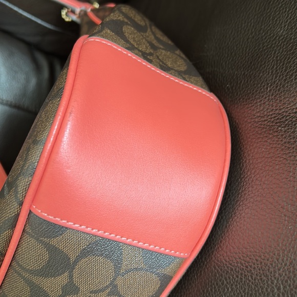 EUC Coach Tote - Picture 5 of 9